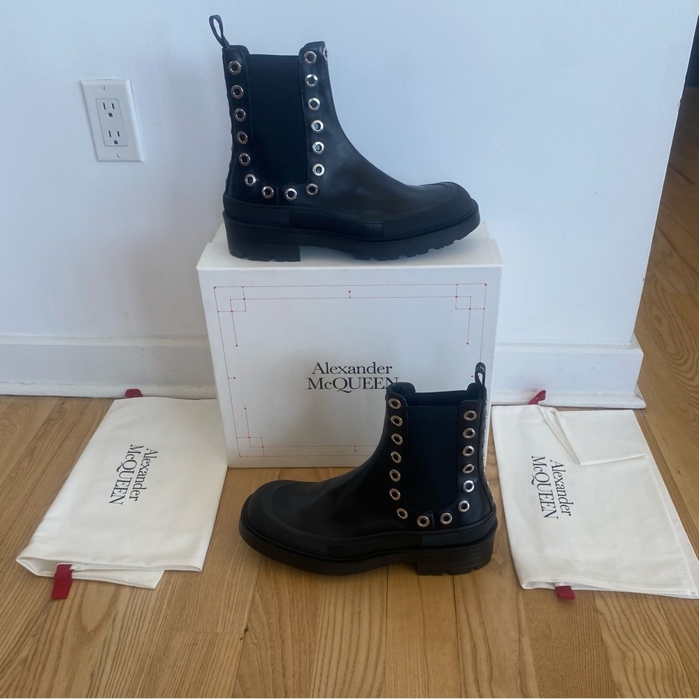 Alexander McQueen Leather Studded Grommets Combat Chelsea Boots Moto Edgy 45